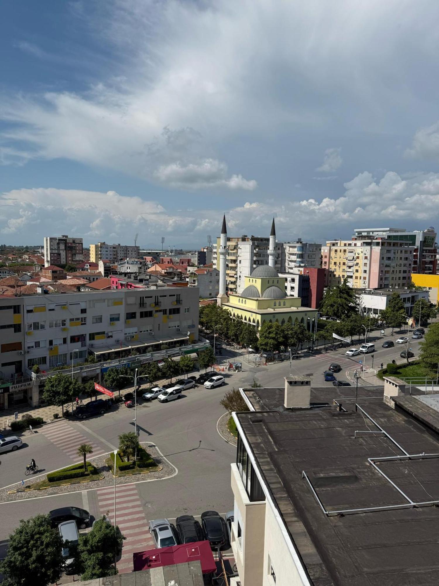 Amy'S Luxury Appartment Shkoder Exterior photo